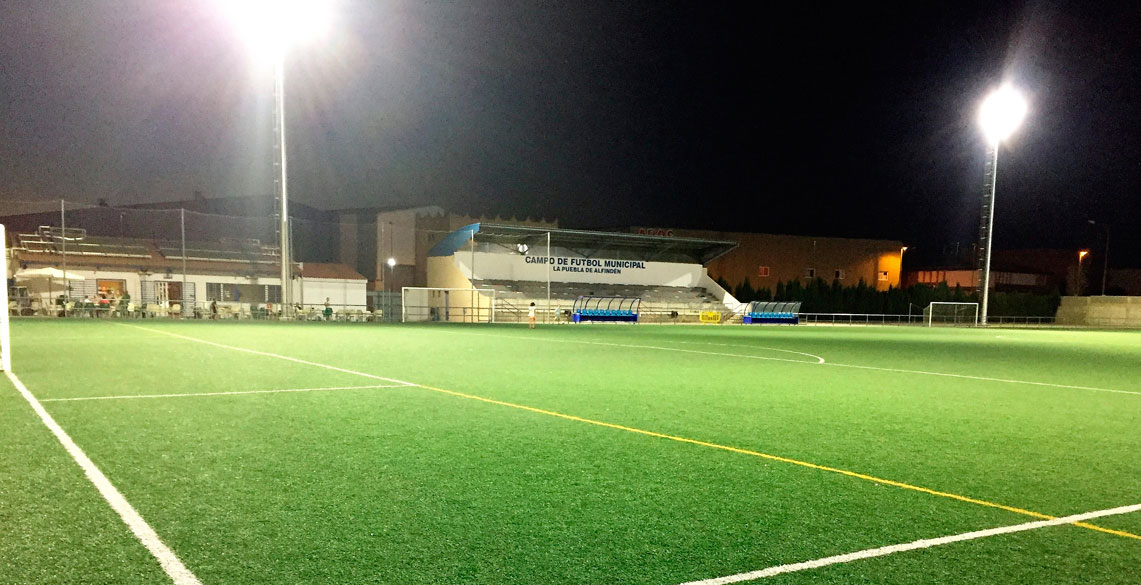 Iluminación LED en el campo de fútbol de La Puebla de Alfindén