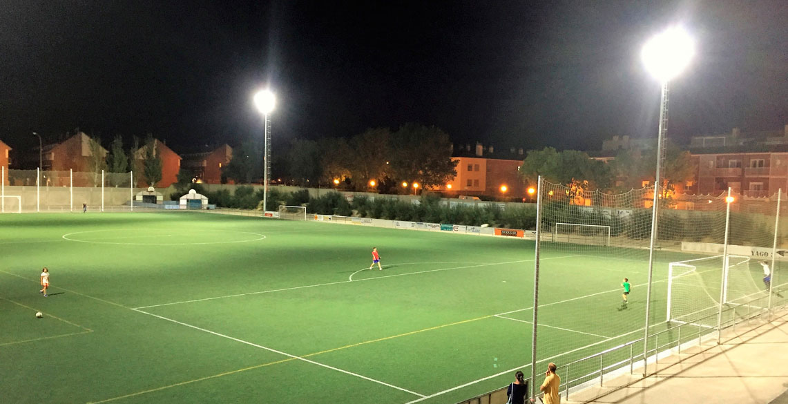 Iluminación LED en el campo de fútbol de La Puebla de Alfindén - Eid ...