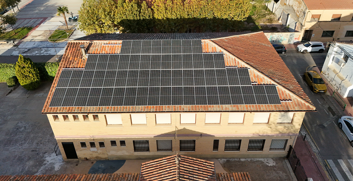 Instalación Fotovoltaica Colegio Emiliano Labarta