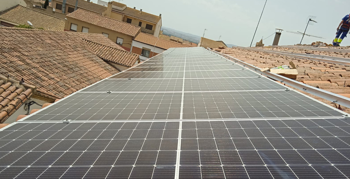 Instalación Fotovoltaica Colegio Emiliano Labarta